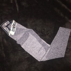 Gym shark leggings